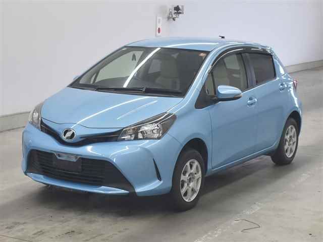 2016 Toyota Vitz F auction photo 4