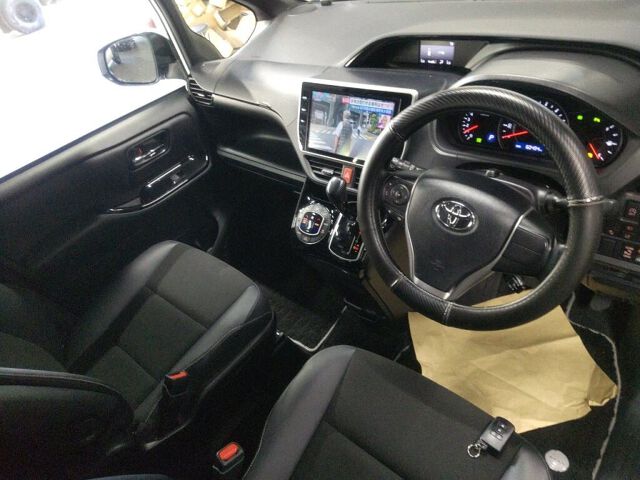 2020 Toyota Noah SI WXB 2 auction photo 3