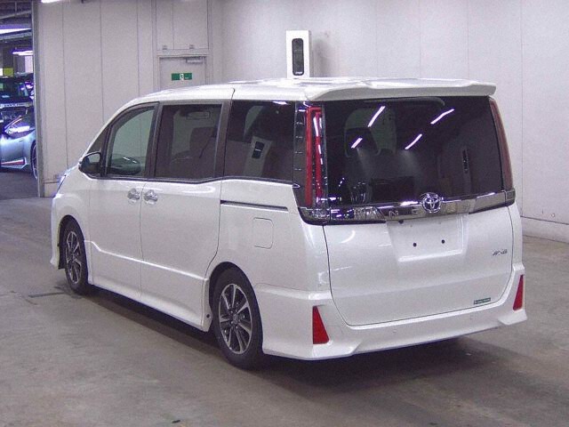 2020 Toyota Noah SI WXB 2 auction photo 2