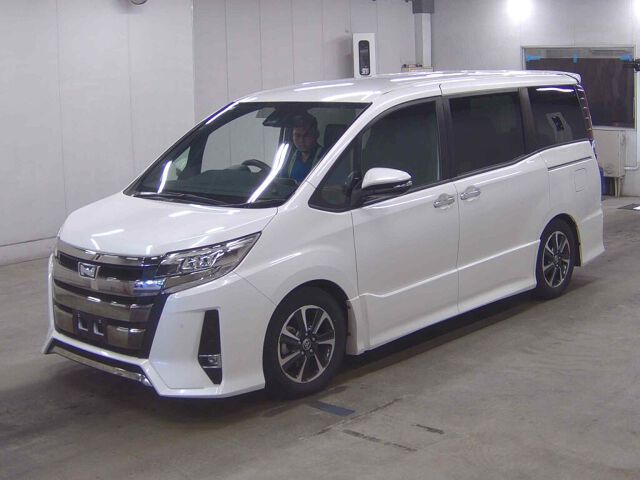 2020 Toyota Noah SI WXB 2 auction photo 4