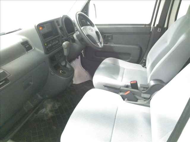 2016 Toyota ピクシス バン 4WD Deluxe auction photo 3