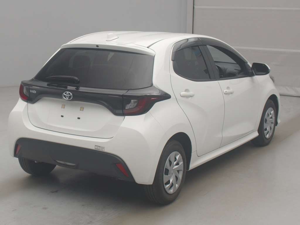 2023 Toyota Yaris X auction photo 2