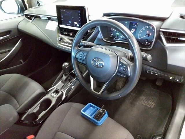 2023 Toyota Corolla ハイブリッドG 4WD auction photo 3