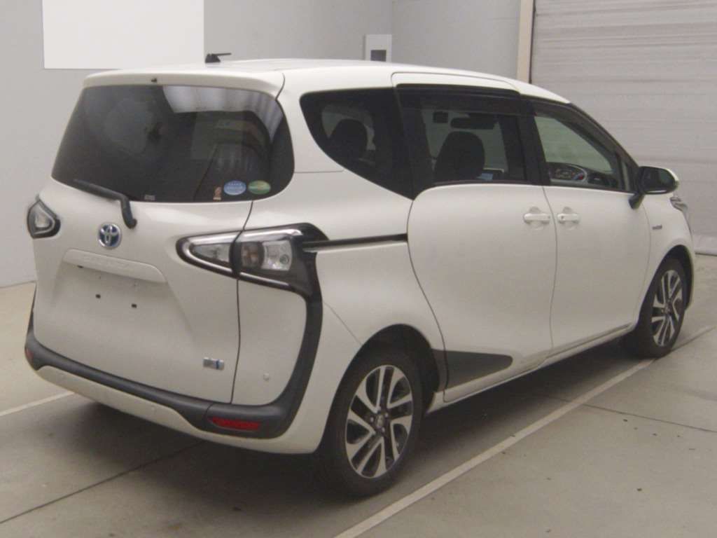 2019 Toyota Sienta ハイブリッド ファンベースG auction photo 2