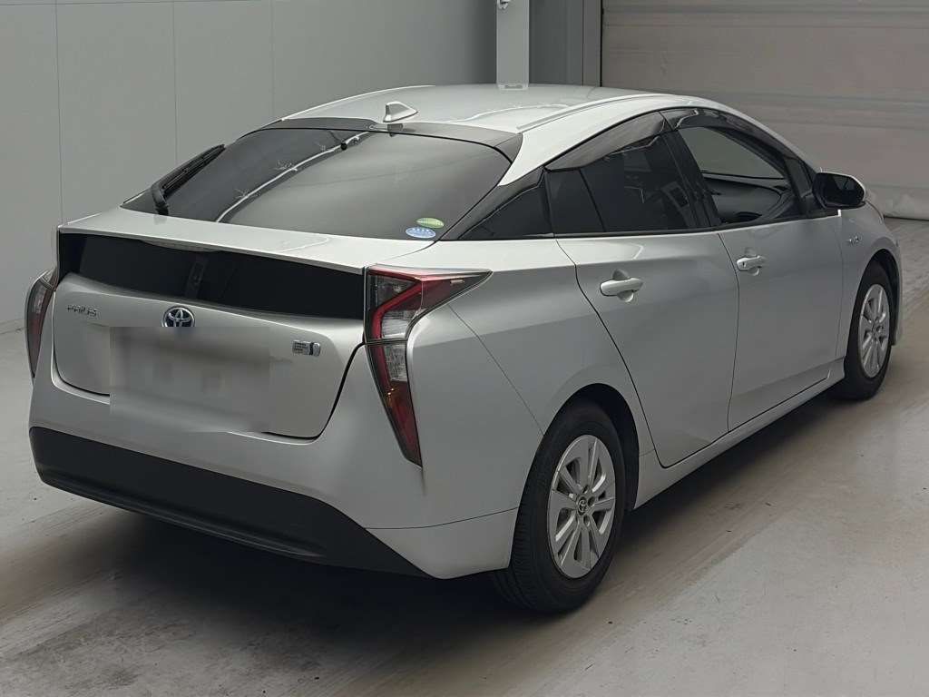 2017 Toyota Prius S auction photo 2