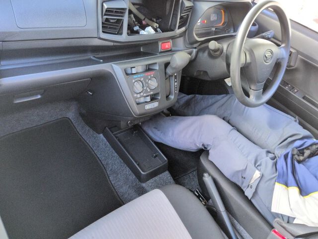 2023 Daihatsu Mira e:S L auction photo 3