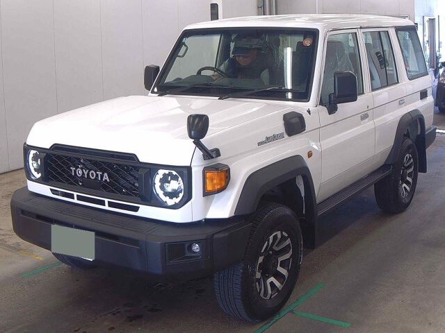2025 Toyota Land Cruiser 70 AX 4WD auction photo 4