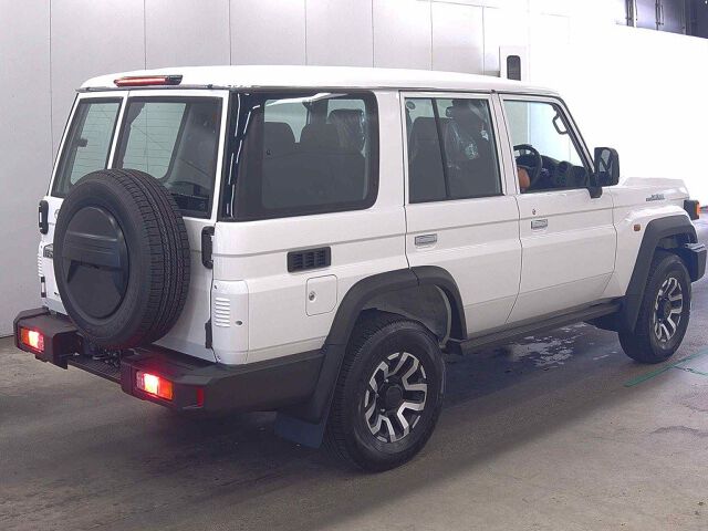 2025 Toyota Land Cruiser 70 AX 4WD auction photo 5