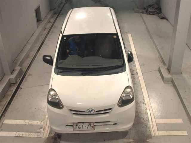2013 Daihatsu Mira e:S D auction photo 6