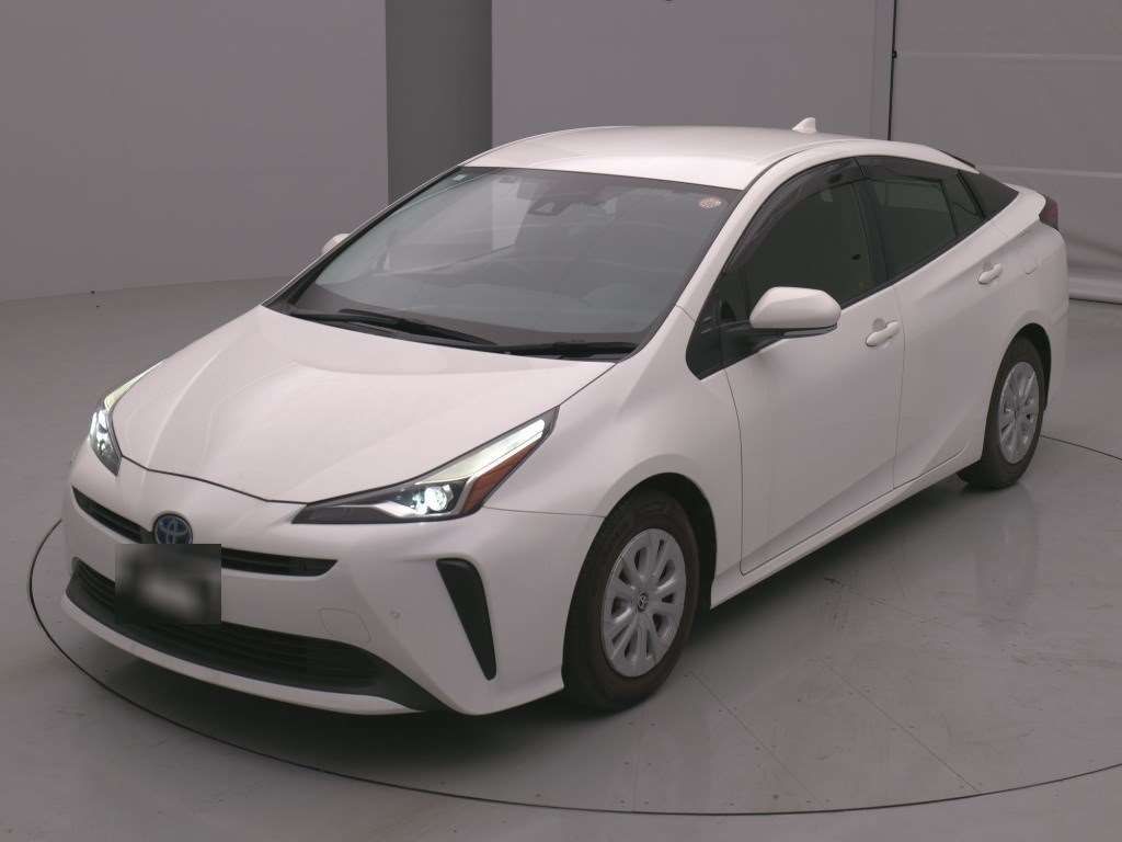Japan Auction Vehicles 4 2021 Toyota Prius S auction photo