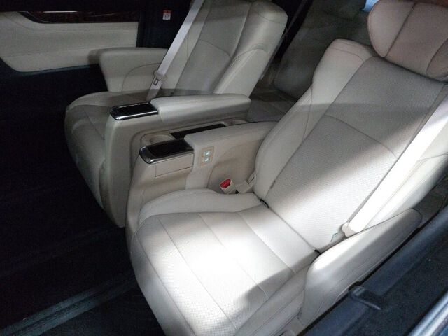 2022 Toyota Alphard G F Package 4WD auction photo 6