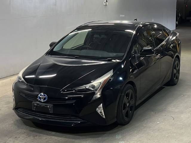 2016 Toyota Prius Sツーリングセレクション Japan auction vehicle
