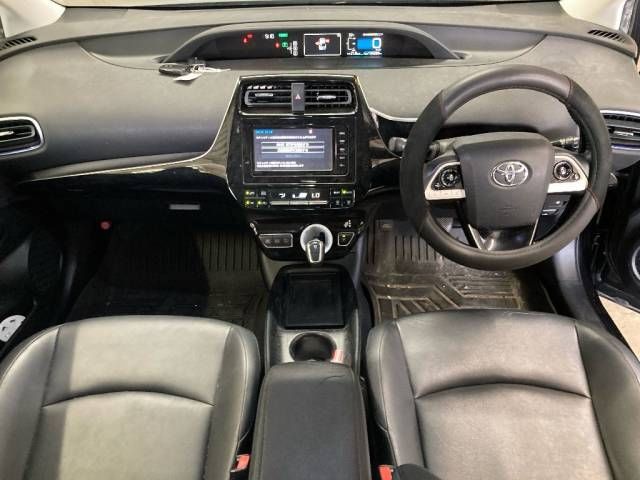2016 Toyota Prius Sツーリングセレクション auction photo 2