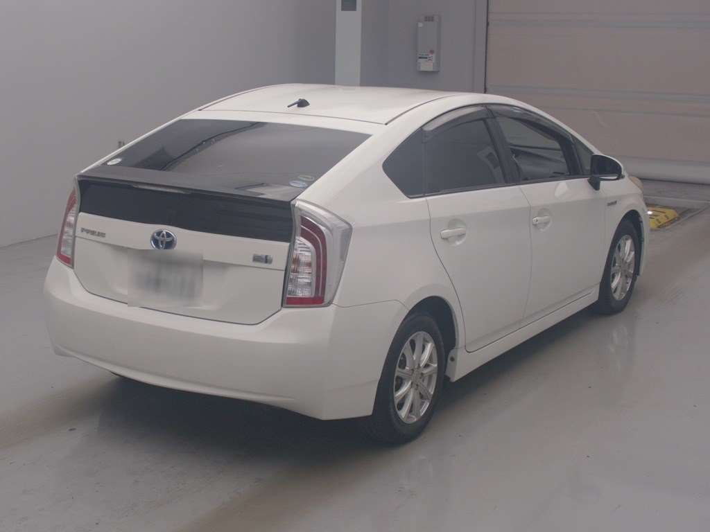 2014 Toyota Prius L auction photo 2