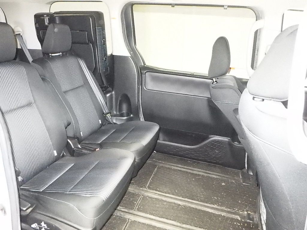 2015 Toyota Voxy 4WD ZS煌 7人 auction photo 7