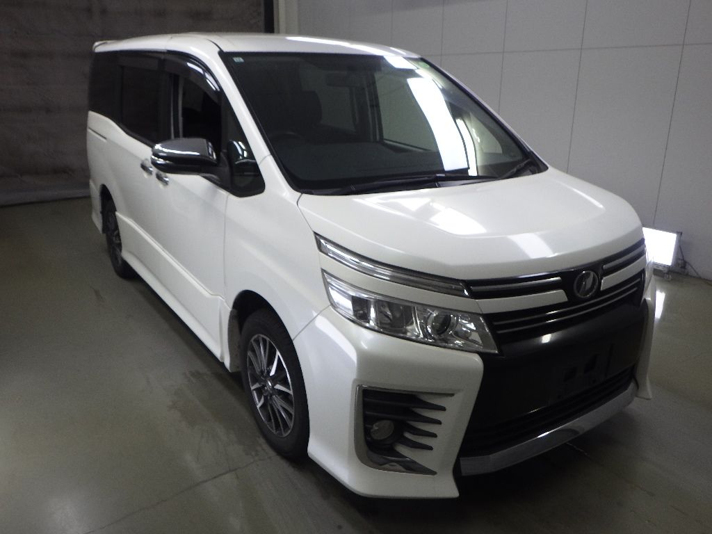 Japan Auction Vehicles 10 2015 Toyota Voxy 4WD ZS煌 7人 auction photo