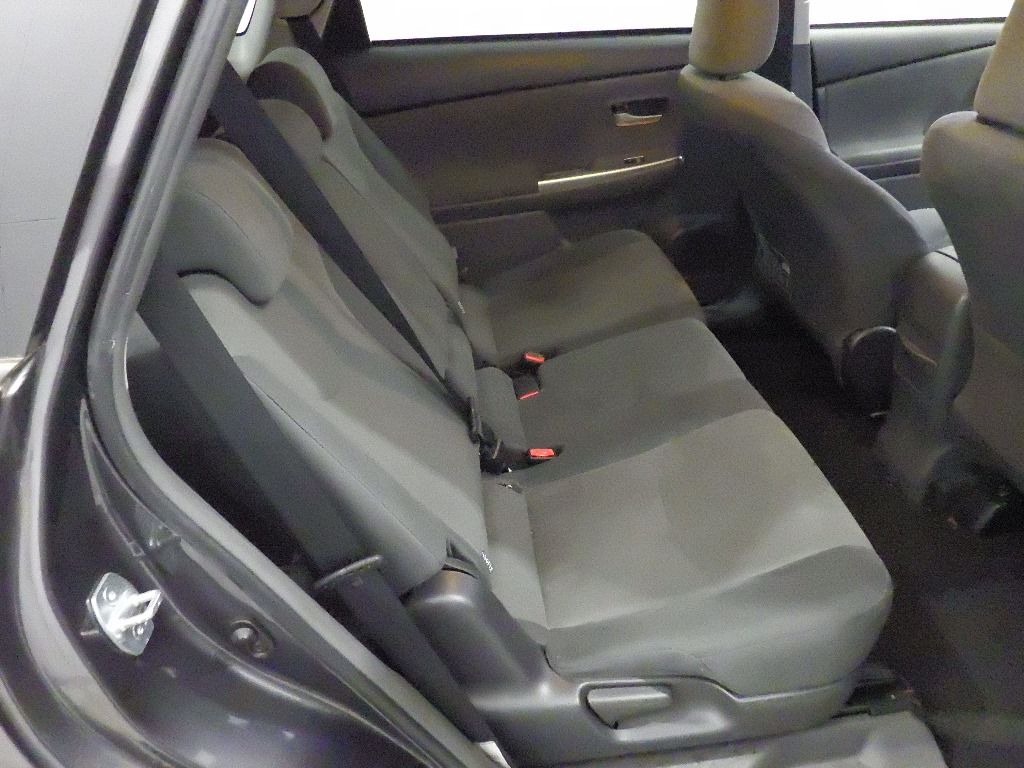 2014 Toyota Prius Alpha S Touring Selection auction photo 7