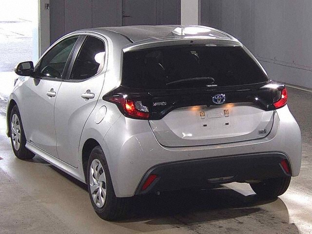 2021 Toyota Yaris Hybrid X auction photo 2