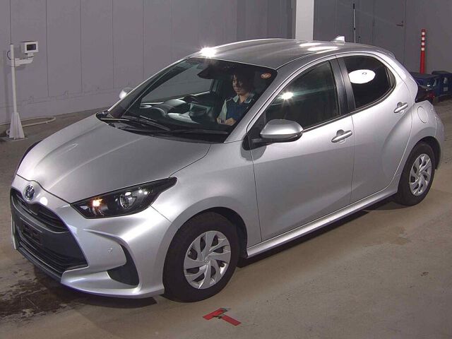 2021 Toyota Yaris Hybrid X auction photo 4