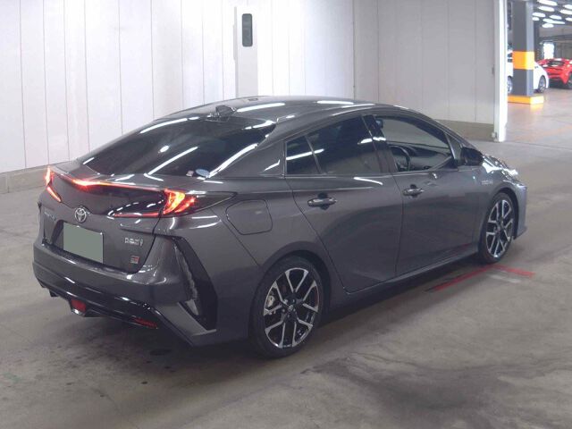 2020 Toyota Prius PHEV S GRスポーツ auction photo 5