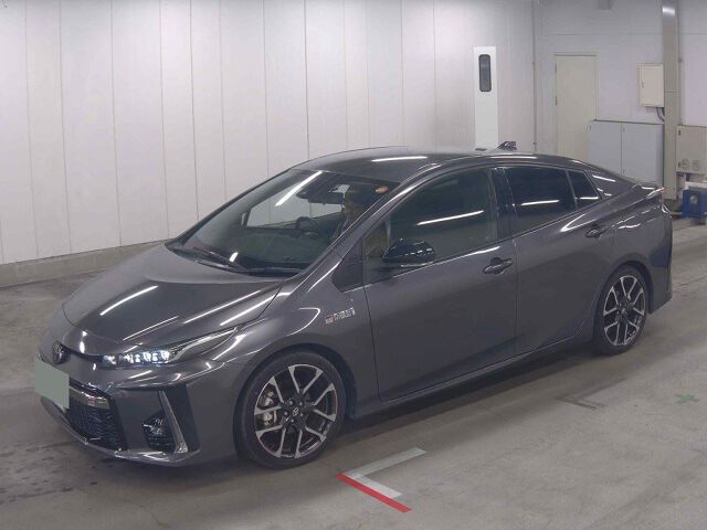 2020 Toyota Prius PHEV S GR Sport auction photo 4