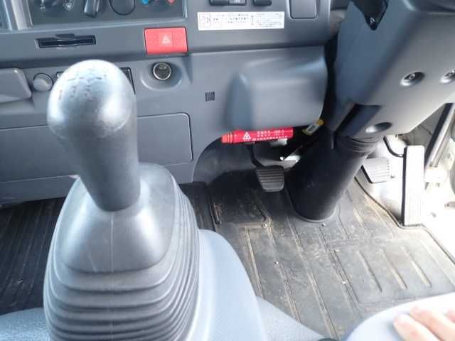 2013 Isuzu Elf 2.0t Aluminum Van with Power Gate auction photo 8
