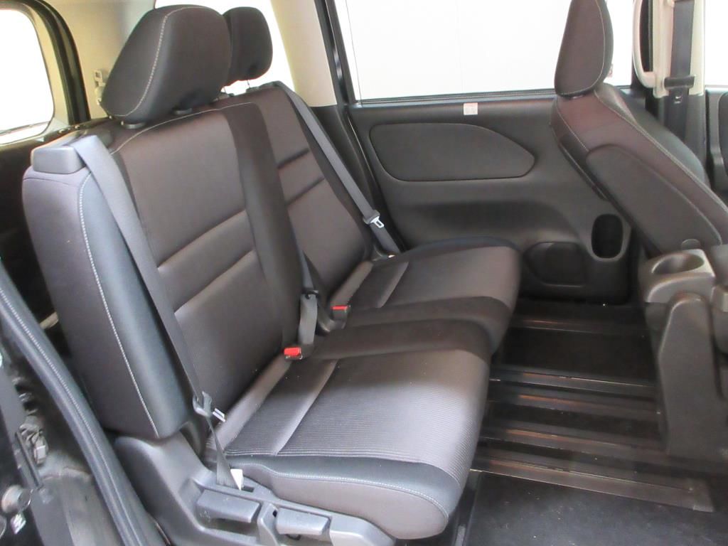 2017 Nissan Serena ハイウェイスタープロパイロットエディション auction photo 7