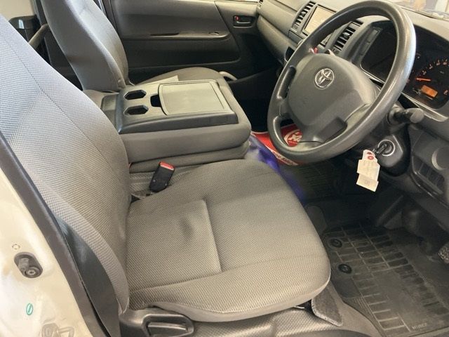 2015 Toyota Hiace バン 1.25t DX ロング auction photo 4