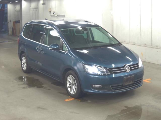 Japan Auction Vehicles 5 2017 Volkswagen VW シャランTSIコンフォートL auction photo