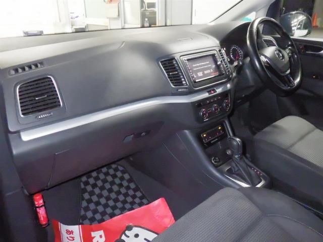 2017 Volkswagen VW シャランTSIコンフォートL auction photo 2