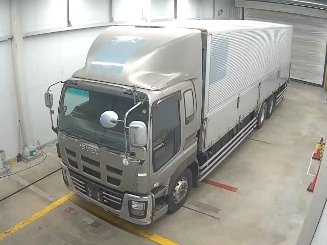 Japan Auction Vehicles 10 2013 Isuzu Wing auction photo