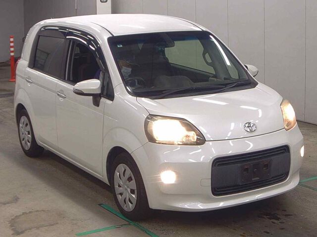 2013 Toyota Porte G Japan auction vehicle