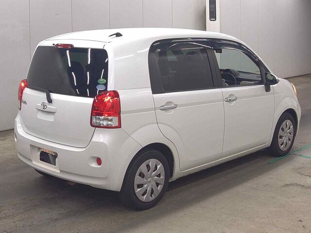 2013 Toyota Porte G auction photo 5