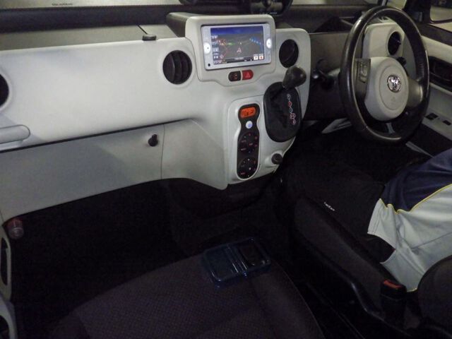 2013 Toyota Porte G auction photo 3