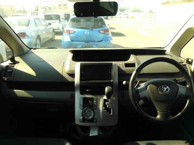2008 Toyota Voxy ZS auction photo 8