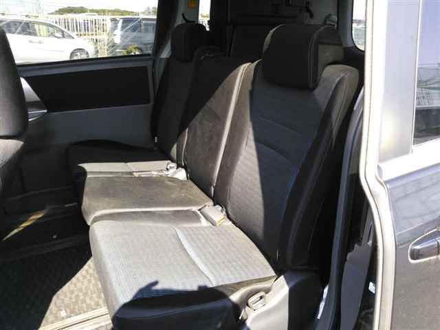 2008 Toyota Voxy ZS auction photo 9