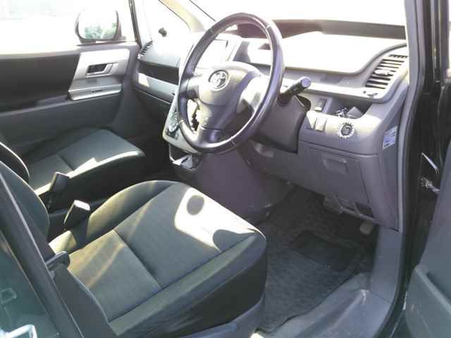 2008 Toyota Voxy ZS auction photo 3