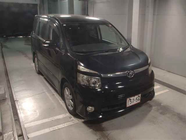 Japan Auction Vehicles 12 2008 Toyota Voxy ZS auction photo