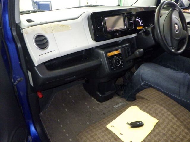 2011 Nissan モコ X FOUR 4WD auction photo 3
