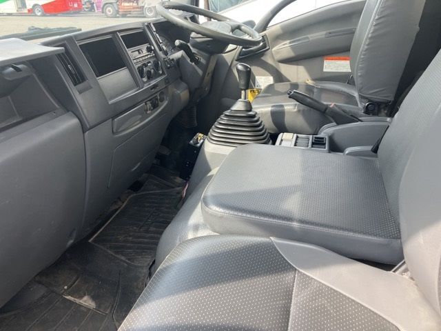2012 Isuzu Forward dump auction photo 5