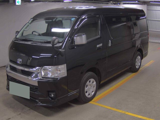 2023 Toyota Hiace GL 4WD auction photo 4