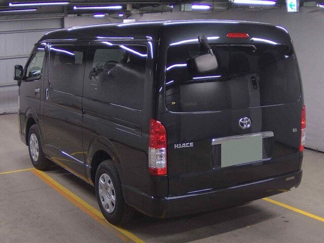 2023 Toyota Hiace GL 4WD auction photo 2
