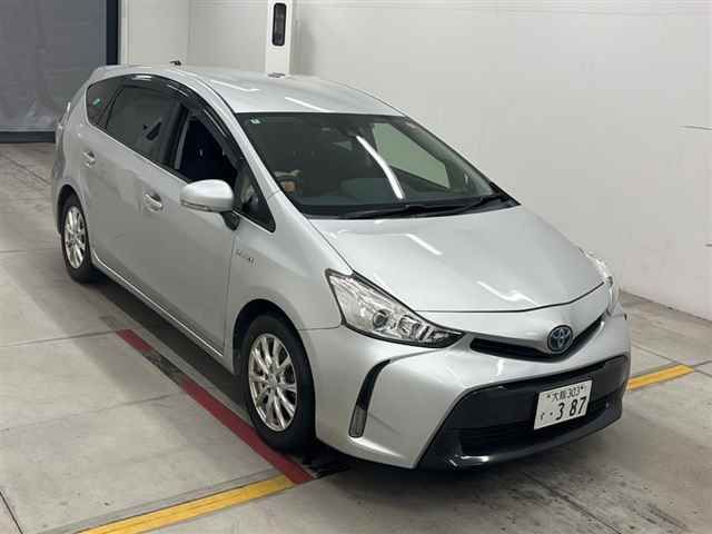2018 Toyota Prius Alpha S Lセレクション Japan auction vehicle