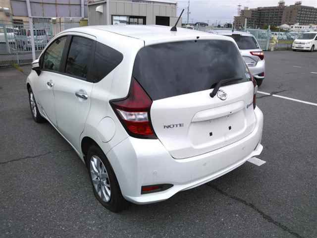 2018 Nissan Note e-POWER X auction photo 2