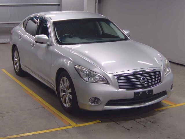 2014 Nissan Fuga 370GT Japan auction vehicle