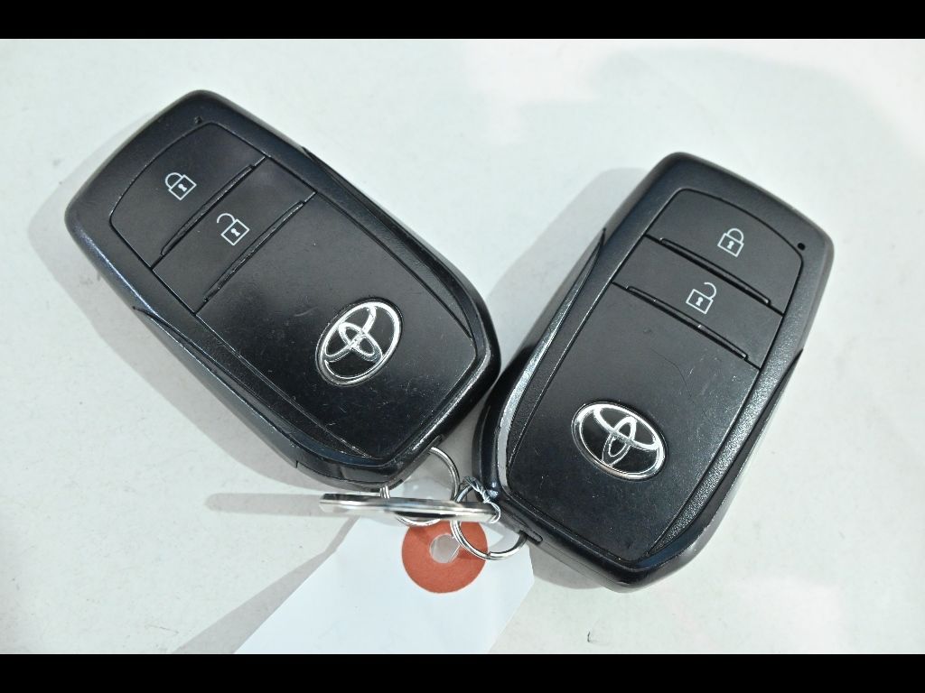 2021 Toyota Yaris Cross Hybrid Z auction photo 12