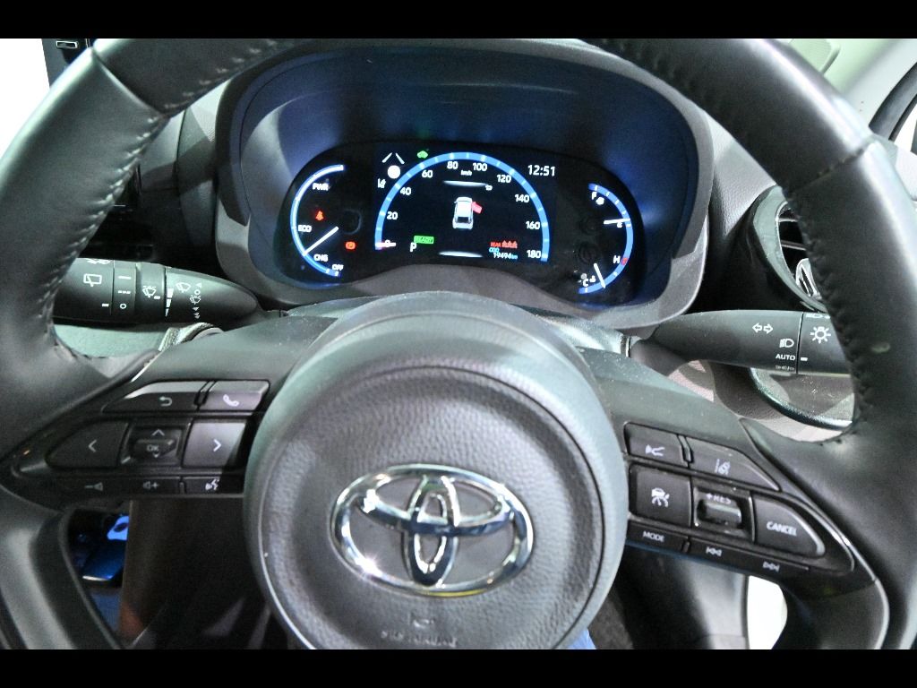 2021 Toyota Yaris Cross ハイブリッドZ auction photo 10