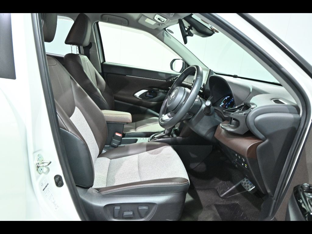 2021 Toyota Yaris Cross Hybrid Z auction photo 6