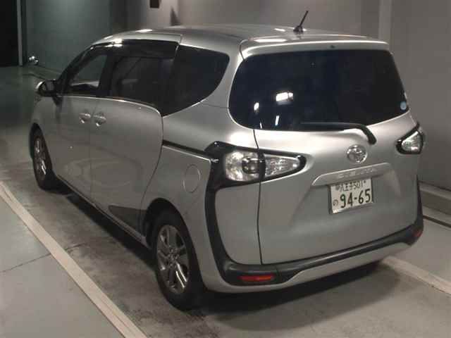 2017 Toyota Sienta G auction photo 2