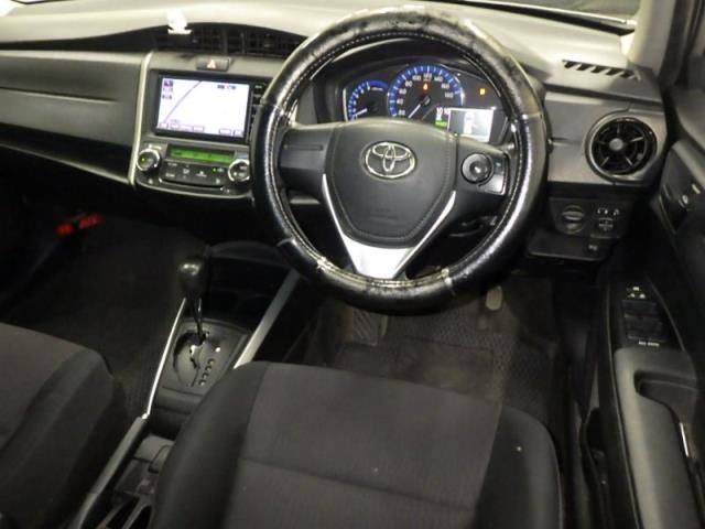 2015 Toyota Corolla Fielder ハイブリッド auction photo 3